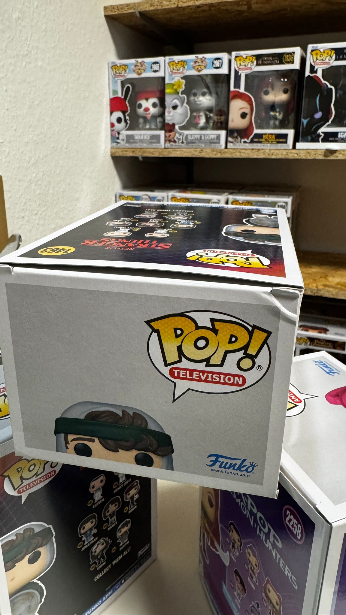 Funko Pop! Stranger Things - Dustin with Shield 1463 *Box damage*